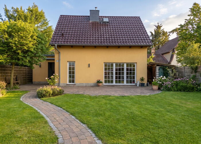 Charmantes Einfamilienhaus in ruhiger Bestlage – zentrumsnah und direkt am Bahnhof von FalkenseeCharmantes Einfamilienhaus in ruhiger Bestlage – zentrumsnah und direkt am Bahnhof von Falkensee